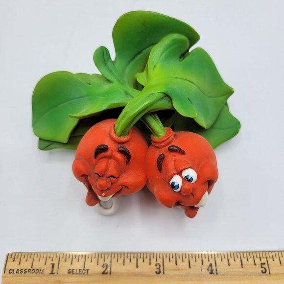 Giggling Raddishes Anthropomorphic Figurine Clay Art Radish Laughing Faces Decor - Picture 11 of 11